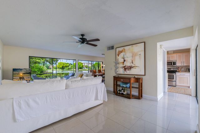 5523 Constant Spring Terrace 222, Lauderhill, FL 33319