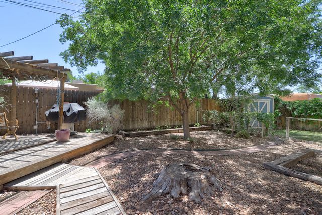 2710 Hyder Avenue SE, Albuquerque, NM 87106