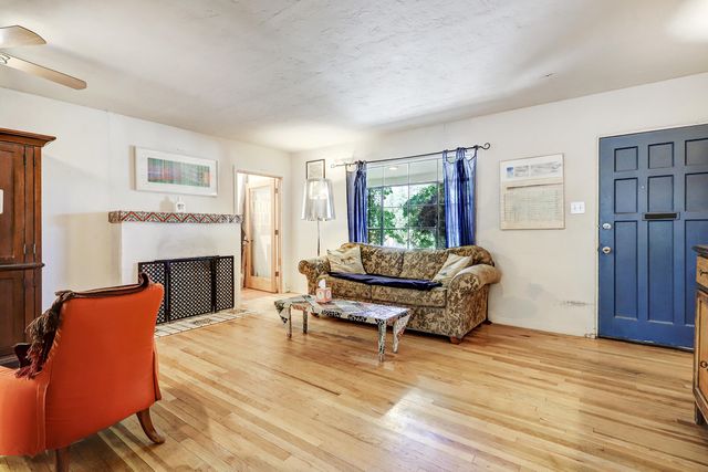 2710 Hyder Avenue SE, Albuquerque, NM 87106