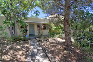 2710 Hyder Avenue SE, Albuquerque, NM 87106