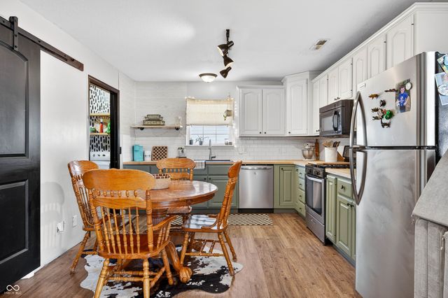 213 Dunn Drive, Trafalgar, IN 46181