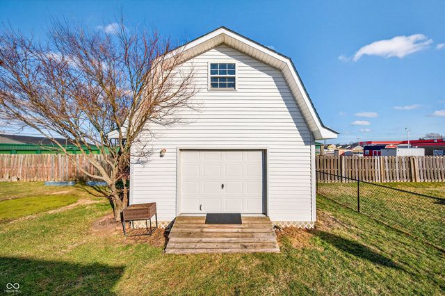 213 Dunn Drive, Trafalgar, IN 46181