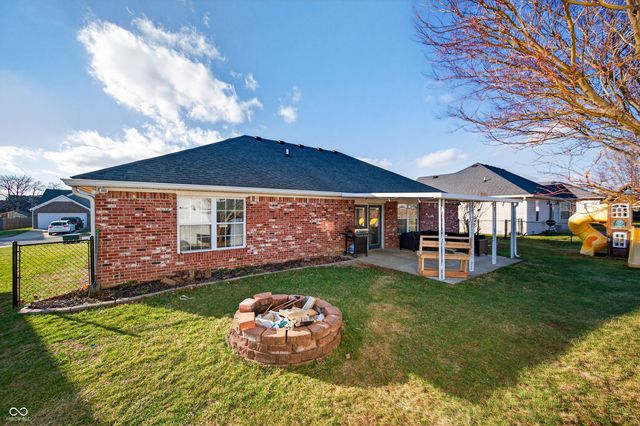 213 Dunn Drive, Trafalgar, IN 46181