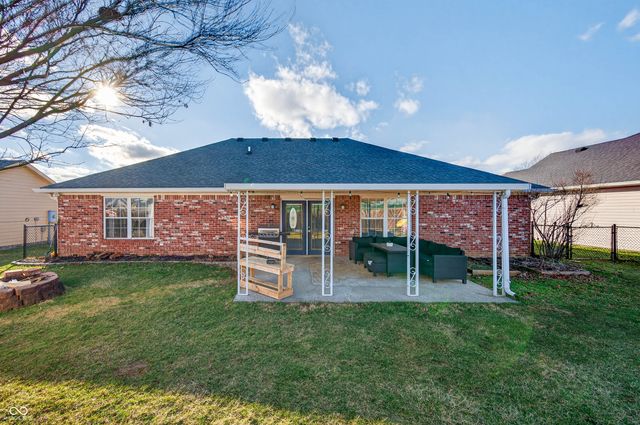 213 Dunn Drive, Trafalgar, IN 46181