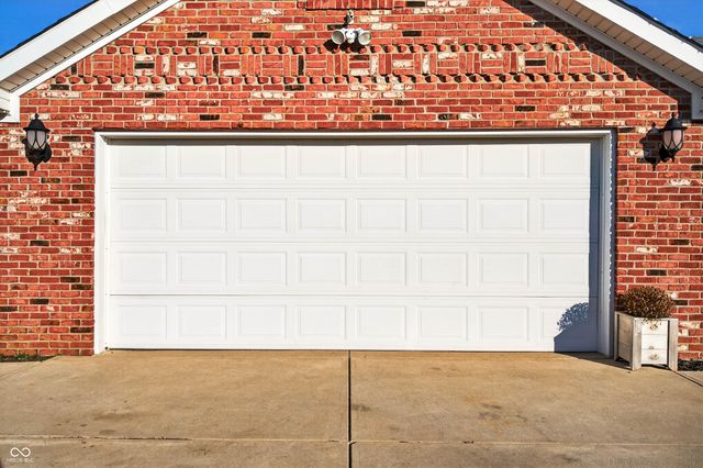 213 Dunn Drive, Trafalgar, IN 46181