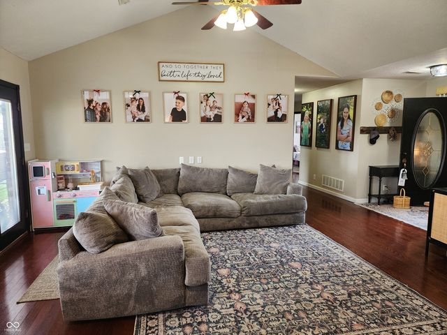 213 Dunn Drive, Trafalgar, IN 46181