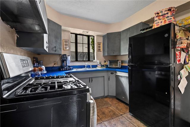 2214 Laketon Rd, Wilkinsburg, PA 15221