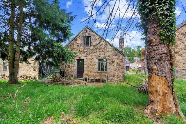 2214 Laketon Rd, Wilkinsburg, PA 15221