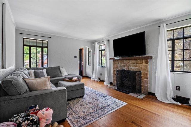 2214 Laketon Rd, Wilkinsburg, PA 15221