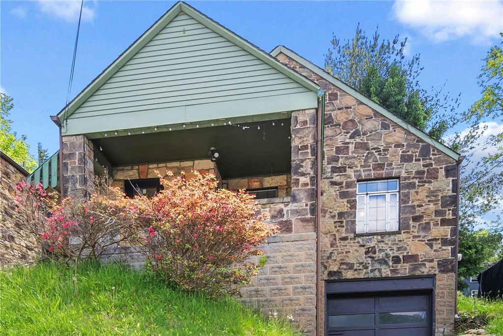 2214 Laketon Rd, Wilkinsburg, PA 15221