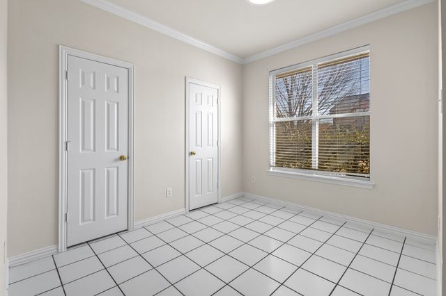 121 Wildwood Court, Grapevine, TX 76051