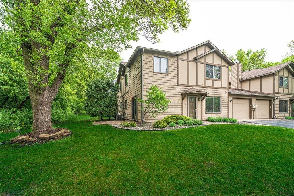 11574 Carriage Court, Eden Prairie, MN 55344