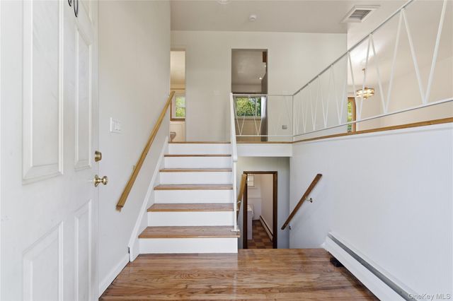 400 S Little Tor Road, New City, NY 10956