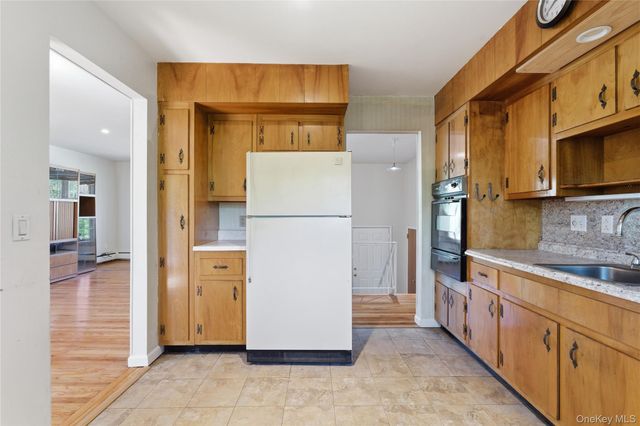 400 S Little Tor Road, New City, NY 10956