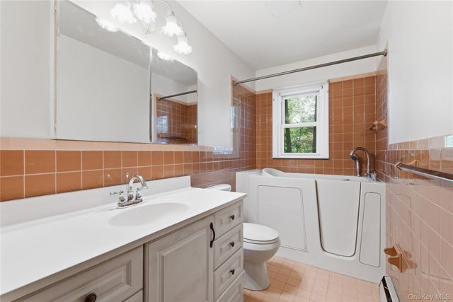 400 S Little Tor Road, New City, NY 10956
