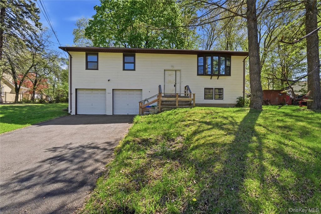 400 S Little Tor Road, New City, NY 10956