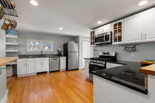 58 Bay View Ave, Quincy, MA 02169