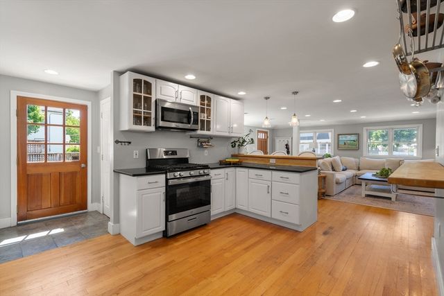 58 Bay View Ave, Quincy, MA 02169