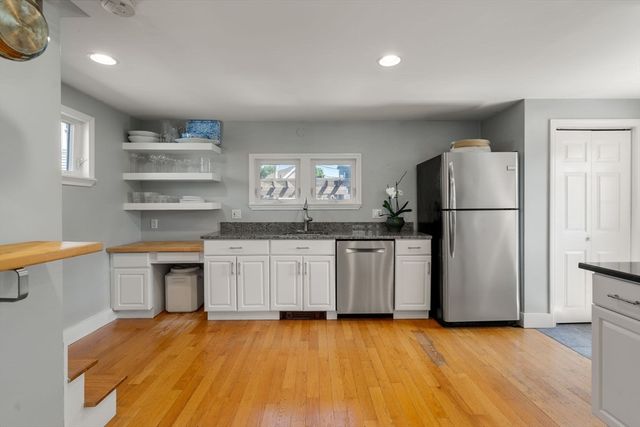 58 Bay View Ave, Quincy, MA 02169