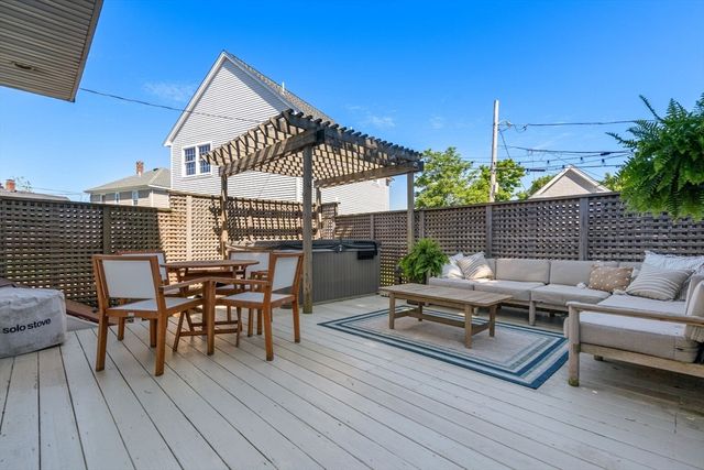 58 Bay View Ave, Quincy, MA 02169
