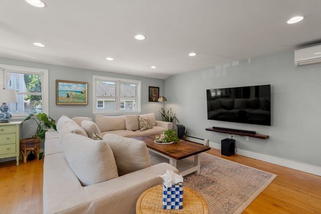 58 Bay View Ave, Quincy, MA 02169