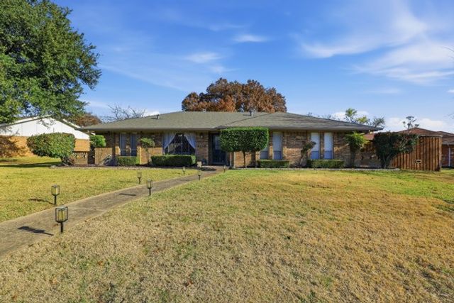 2217 Westlake Drive, Plano, TX 75075