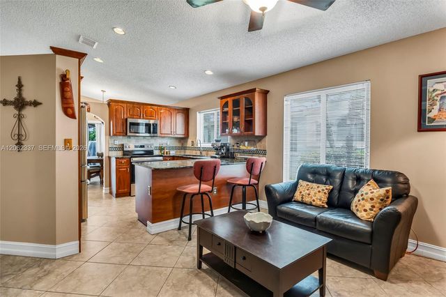2006 NW 182nd Avenue, Pembroke Pines, FL 33029