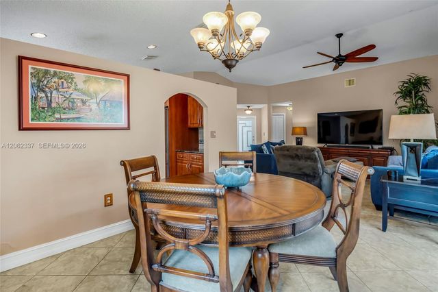 2006 NW 182nd Avenue, Pembroke Pines, FL 33029