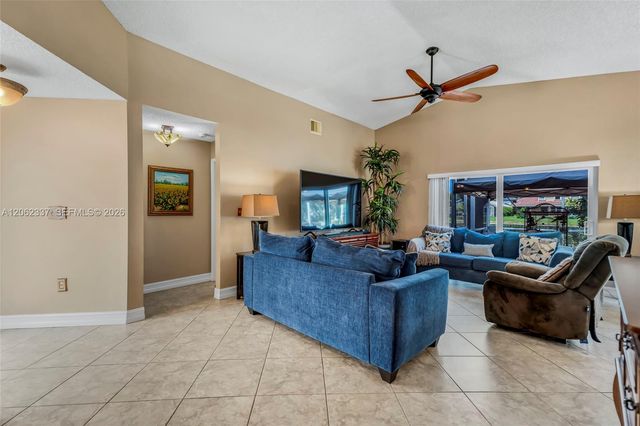 2006 NW 182nd Avenue, Pembroke Pines, FL 33029