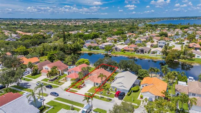 2006 NW 182nd Avenue, Pembroke Pines, FL 33029