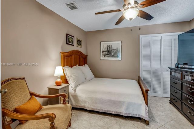 2006 NW 182nd Avenue, Pembroke Pines, FL 33029