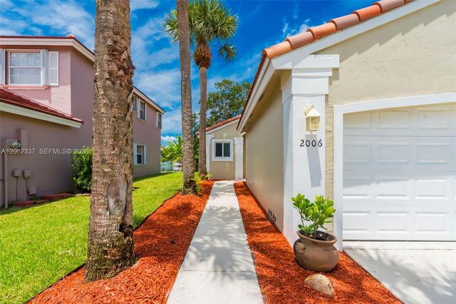 2006 NW 182nd Avenue, Pembroke Pines, FL 33029