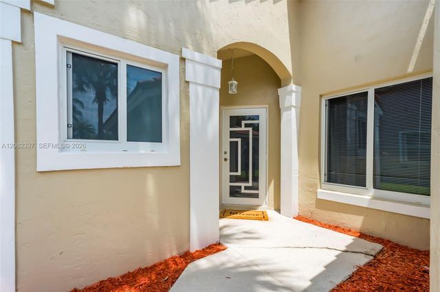 2006 NW 182nd Avenue, Pembroke Pines, FL 33029