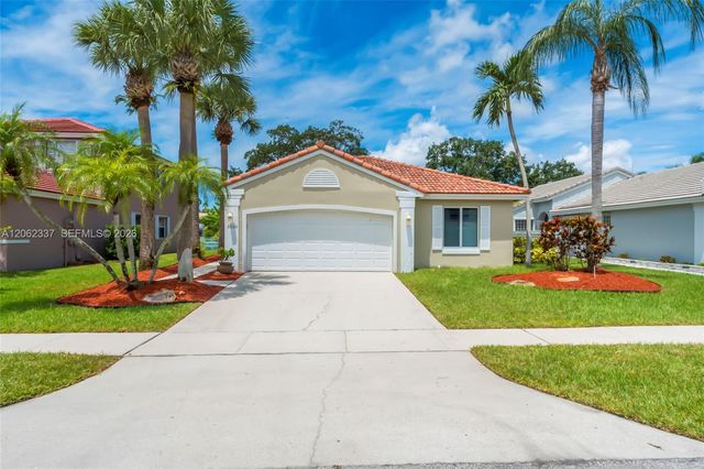 2006 NW 182nd Avenue, Pembroke Pines, FL 33029