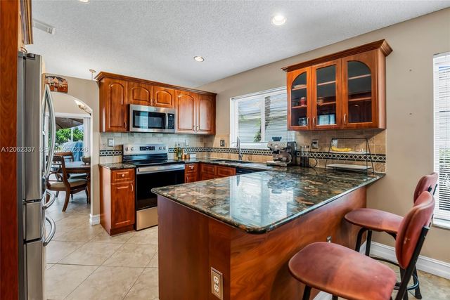 2006 NW 182nd Avenue, Pembroke Pines, FL 33029