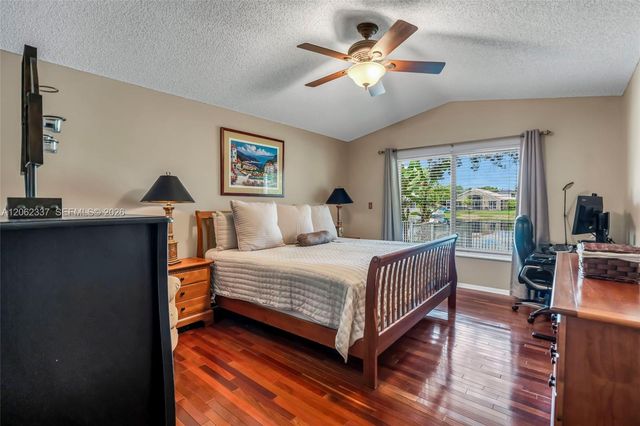 2006 NW 182nd Avenue, Pembroke Pines, FL 33029
