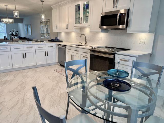 1260 NW 20th Avenue 201, Delray Beach, FL 33445