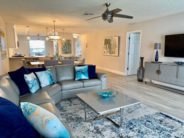 1260 NW 20th Avenue 201, Delray Beach, FL 33445