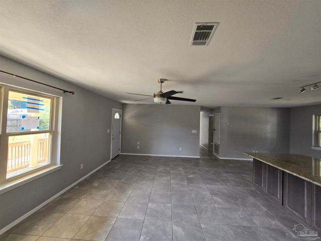 8911 Fullham Ct, Pensacola, FL 32534