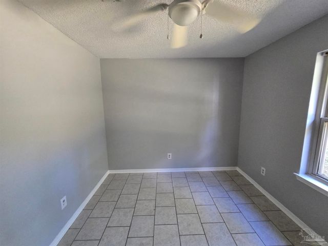 8911 Fullham Ct, Pensacola, FL 32534