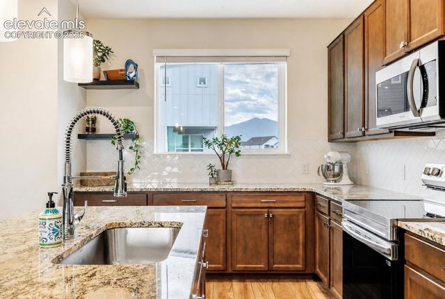 930 Hook Grove, Colorado Springs, CO 80907
