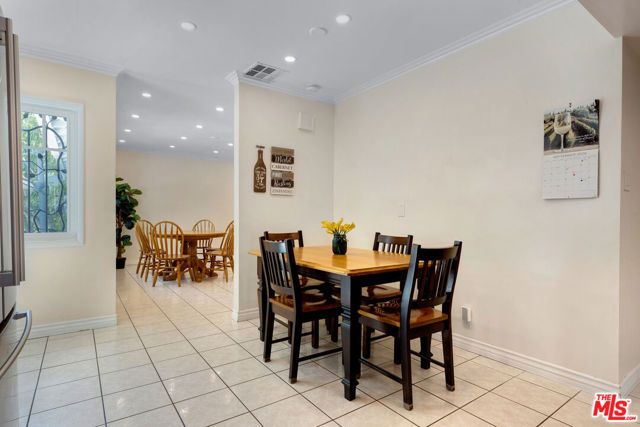 11861 Tiara Street, Los Angeles, CA 91607