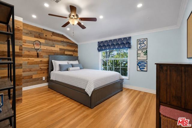 11861 Tiara Street, Los Angeles, CA 91607