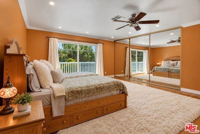 11861 Tiara Street, Los Angeles, CA 91607