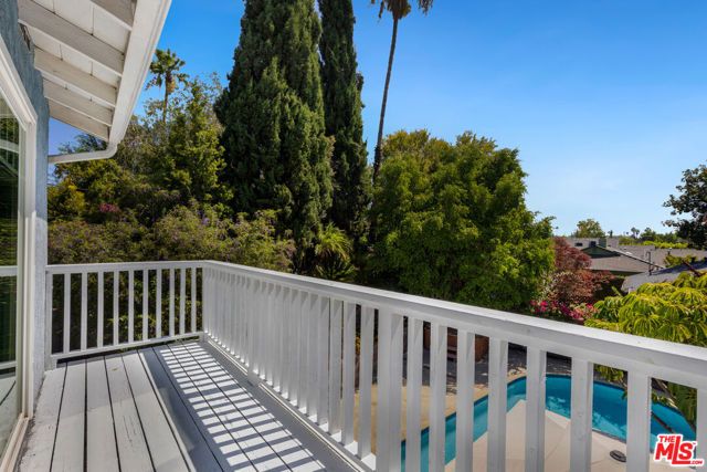 11861 Tiara Street, Los Angeles, CA 91607