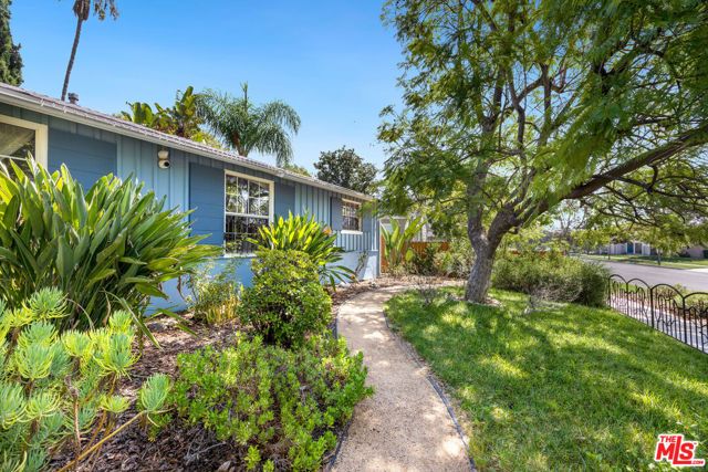 11861 Tiara Street, Los Angeles, CA 91607