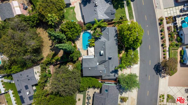 11861 Tiara Street, Los Angeles, CA 91607