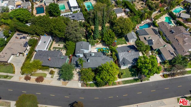 11861 Tiara Street, Los Angeles, CA 91607