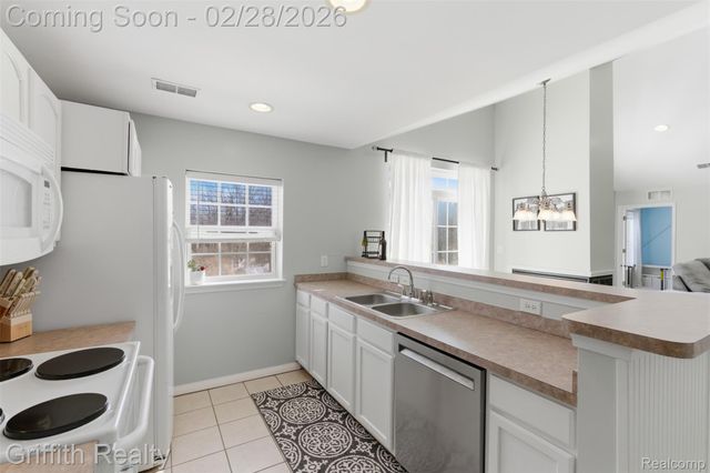 636 Olde English Circle, Howell Township, MI 48855