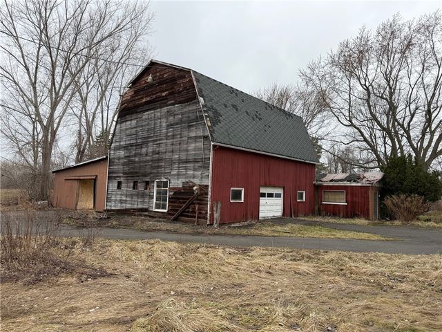 3912 Long Bridge Road, Albion, NY 14411